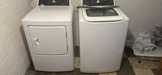 Washer and dryer set