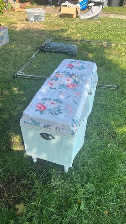 Shoes/ toys box /bench