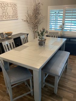 Dinning Table