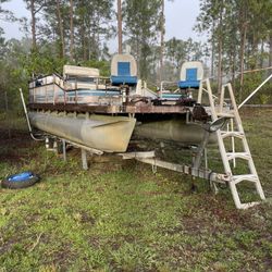 Pontoon Boat