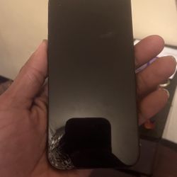 iPhone 16+ (cracked)