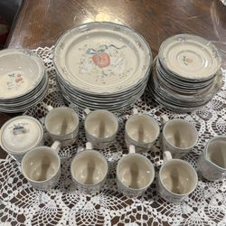 Vintage International Marmalade geese china collection