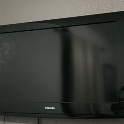 Toshiba 32" TV 