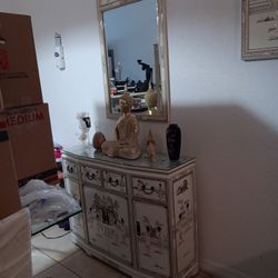 Chinese Or Chinoiserie Style 
