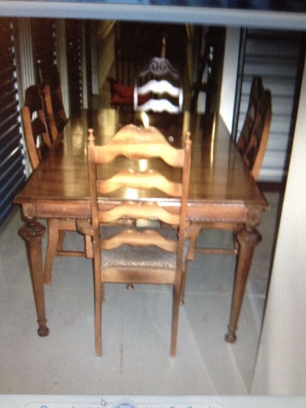 Dining room set of 11 pieces