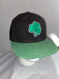 Vintage Notre Dame Fighting Irish Shamrock Black/Green 7 5/8 Hat New Era