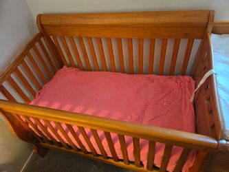 Baby crib with mattress & changing area