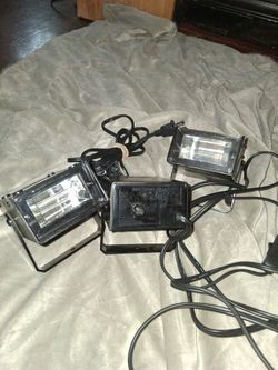 3 Adjustable Strobe Lights 