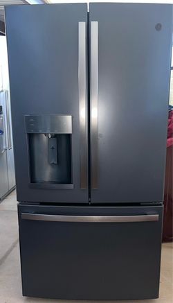 GE French Door Refrigerator with Ice and Water Dispenser