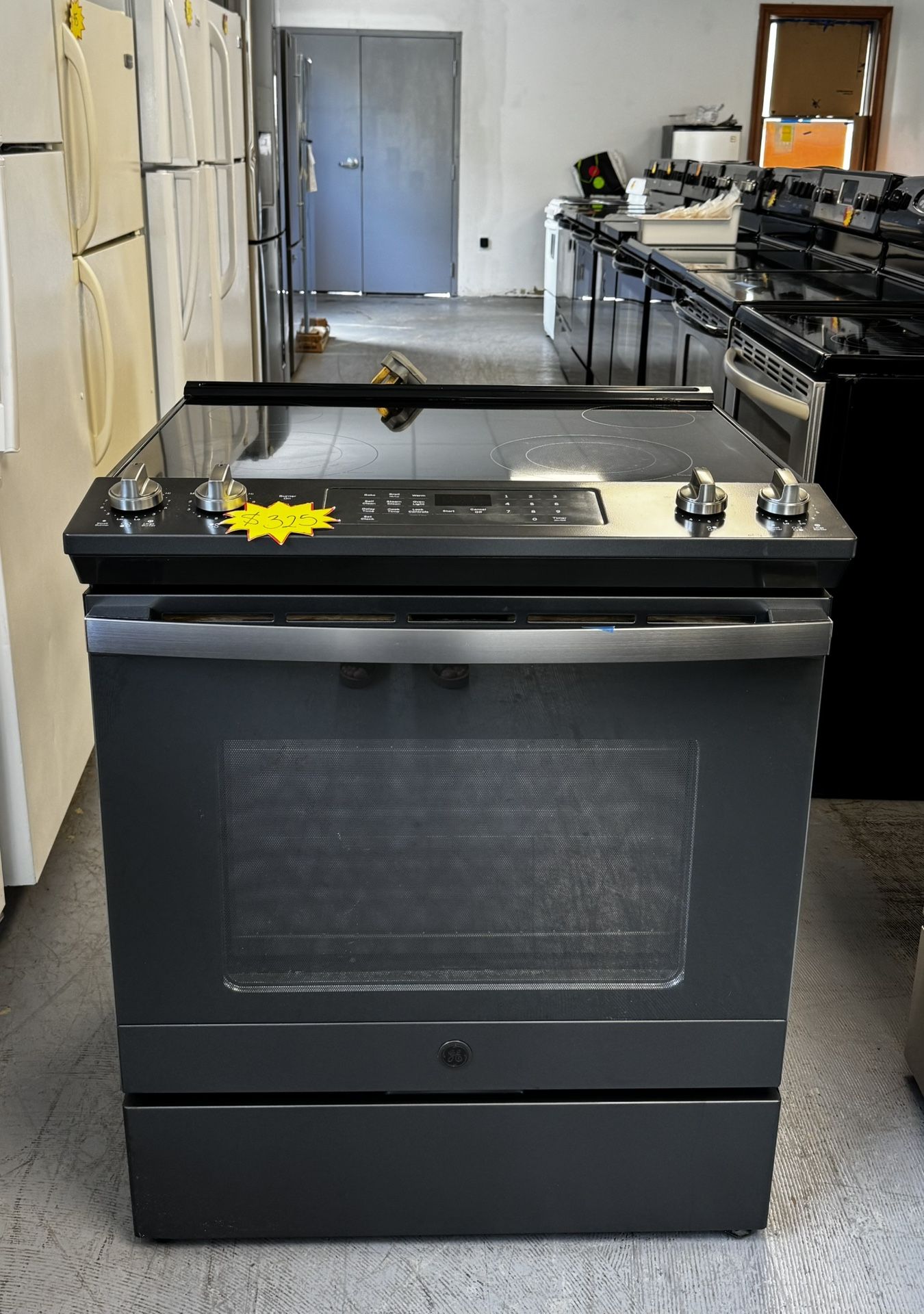GE Electric Stove 30 wide like new 1216 Hartford Turnpike Vernon CT