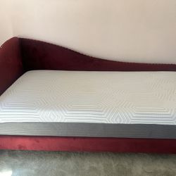 Wayfair Twin Daybed & Certipur mattress 