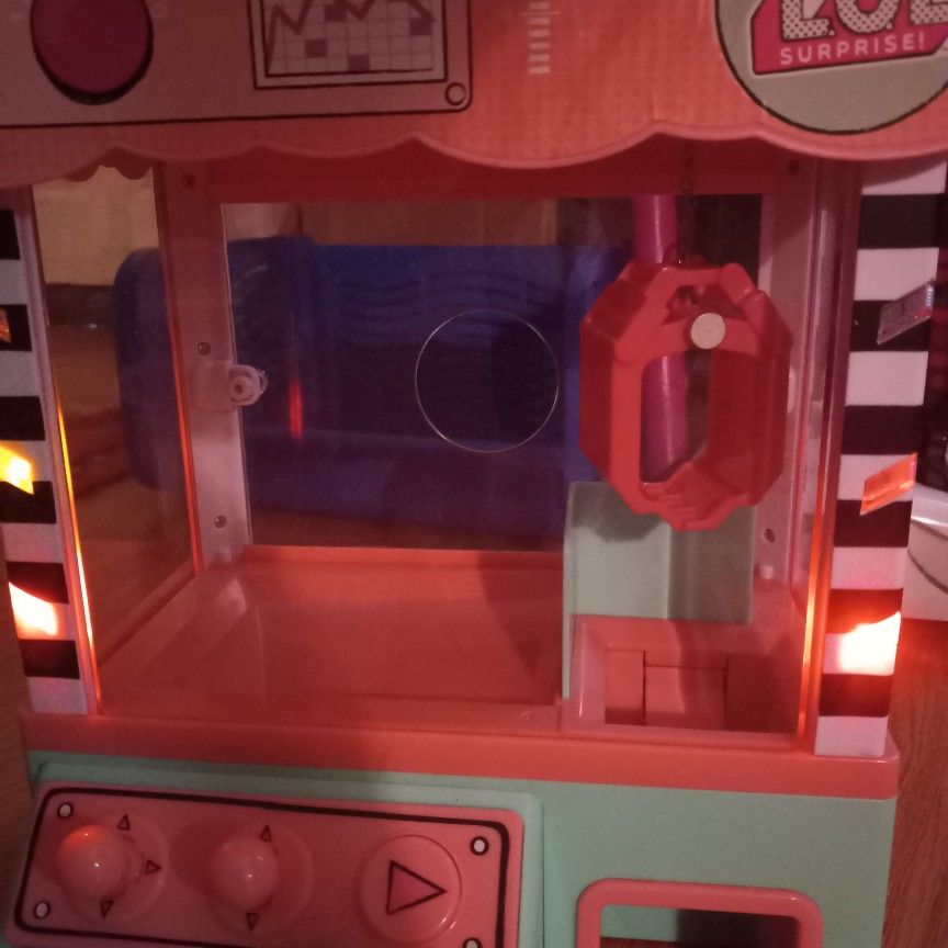 Lol surprise claw machine sale