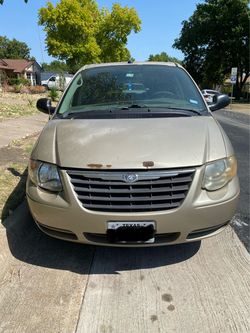 2005 Chrysler Town & Country