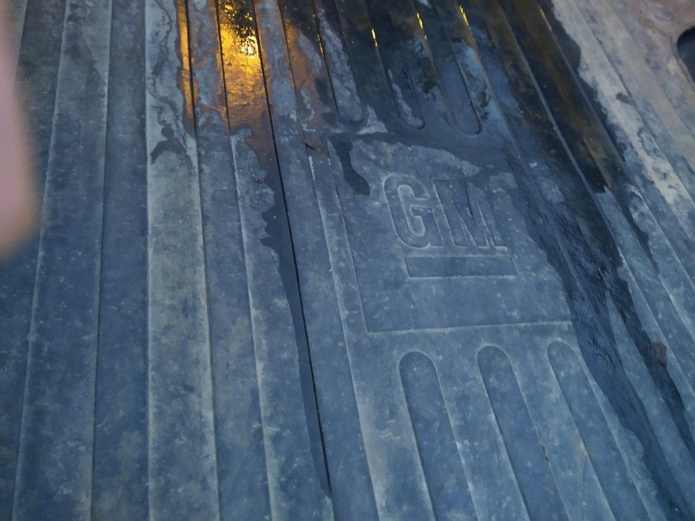 GM Truck Bed Mat