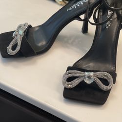 Beautiful Sequin Bow Heels