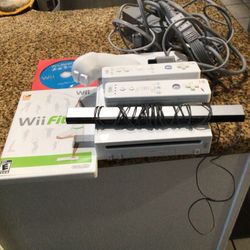 Complete Nintendo Wii system two controller nine check two games works perfect excellent condition