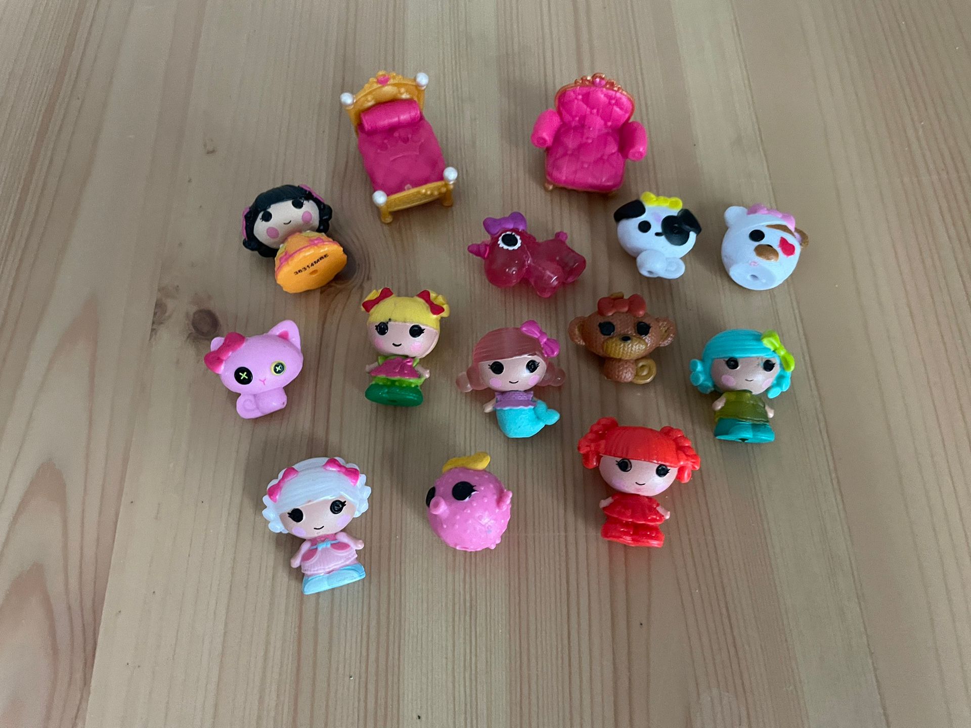 Lalaloopsy Mini Figure Minifigures LOT Girls Pets Furniture Accessories 