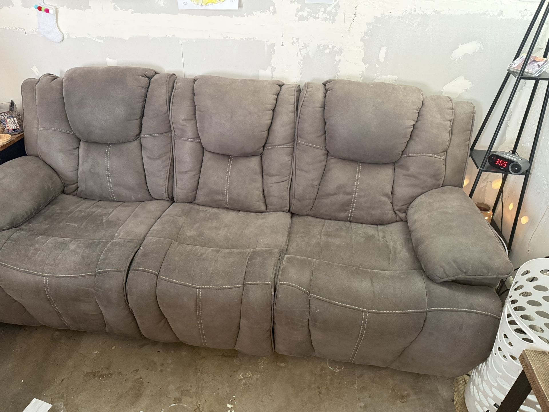 Like New Gray Electric Recliner Couch