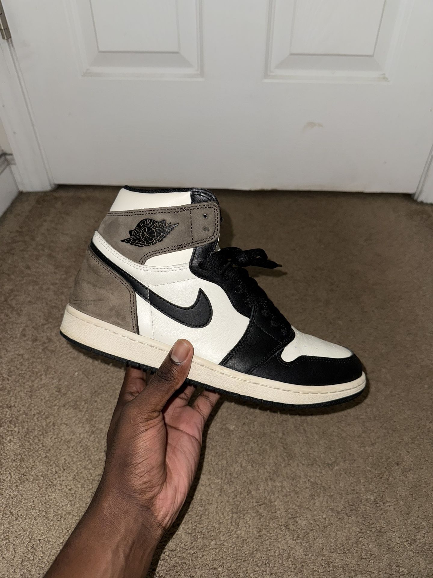 Jordan 1 Mocha Size 10.5 $150‼️