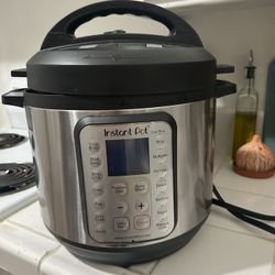 Instant Pot Cooker Duo Plus