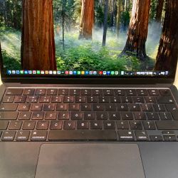 2025 MacBook Air M4 24GB Ram (UK Keyboard)