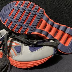 Women’s Reebok Vibe Tech size 6 Athletic Shoes Gray