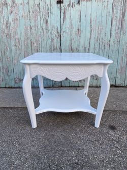 Vintage Solid Wood French Provincial Side Table / Nightstand – White
