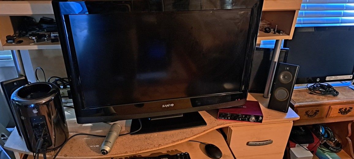 Mac Pro 6.1 Trash Can With Sonoma