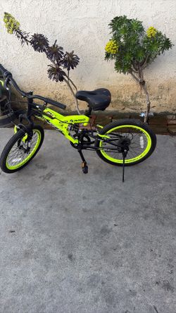 Boys Avigo Bike