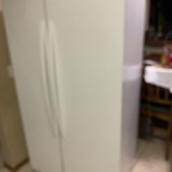 Refrigerator buenas condiciones 