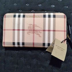 BRAND NEW  BURBERRY WALLET