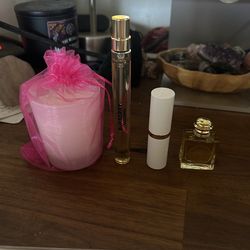 Burberry Goddess Gift Bag with Candle