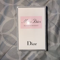 Miss Dior perfume