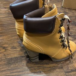 Ladies Boots Size 7