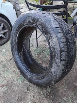Tire 275/55R20
