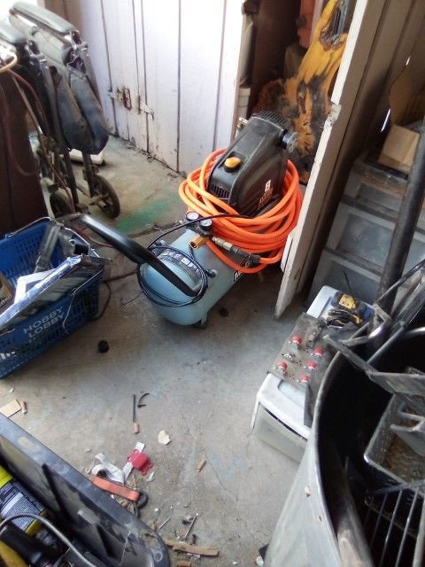 8 Gallon Air Compressor