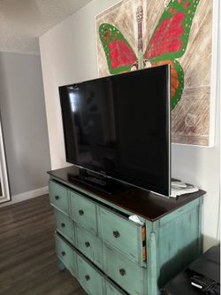50in TV and sound bar