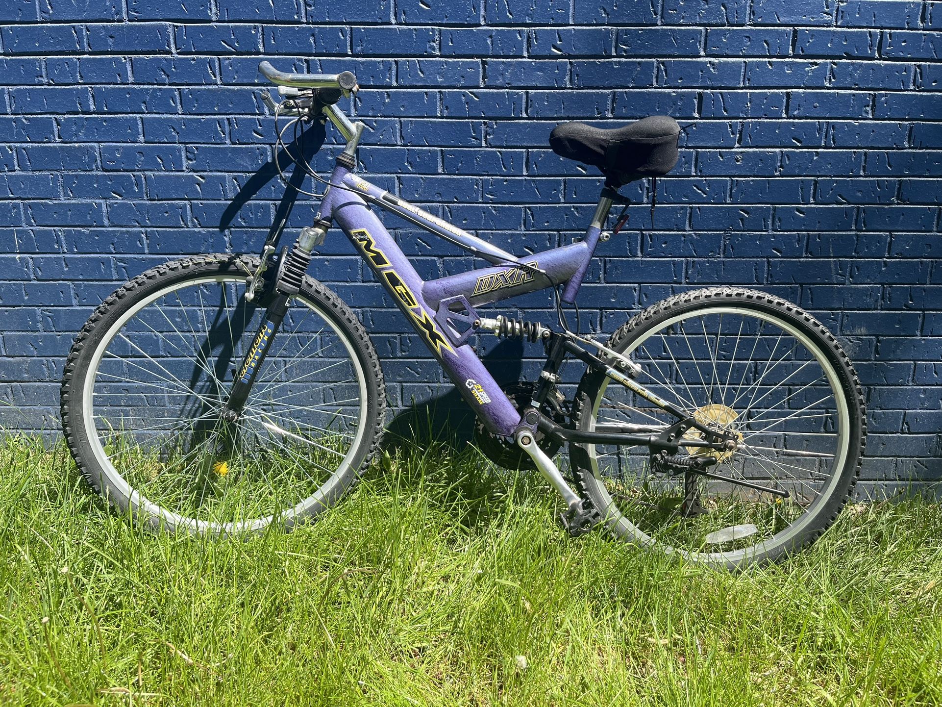 Mongoose MGX DXR Mountain Bike