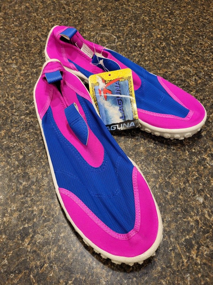 women size 10 Laguna water shoes, new with tags
