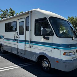 Fleetwood Ford 8 cylinders motorhome