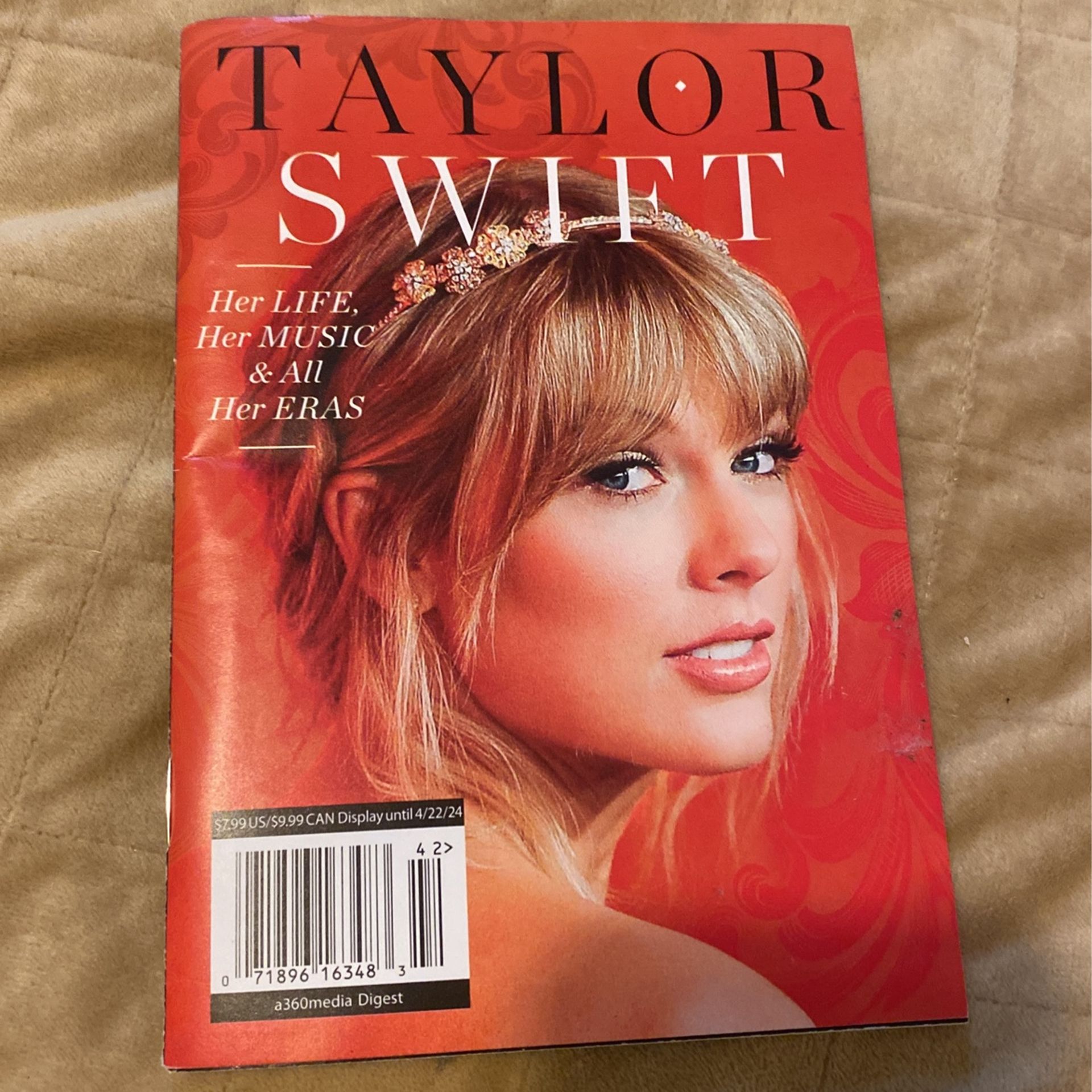 Taylor Swift Mini Magazine 