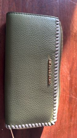 Micheal Kors wallet