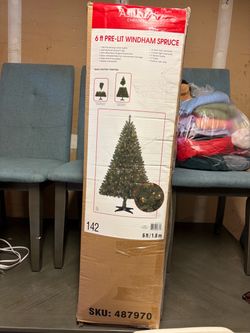 Pending pick up for ***- Free 6 ft Christmas Tree