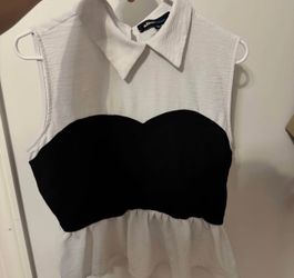 Alice blue Black and White Sleeveless Collared Top L