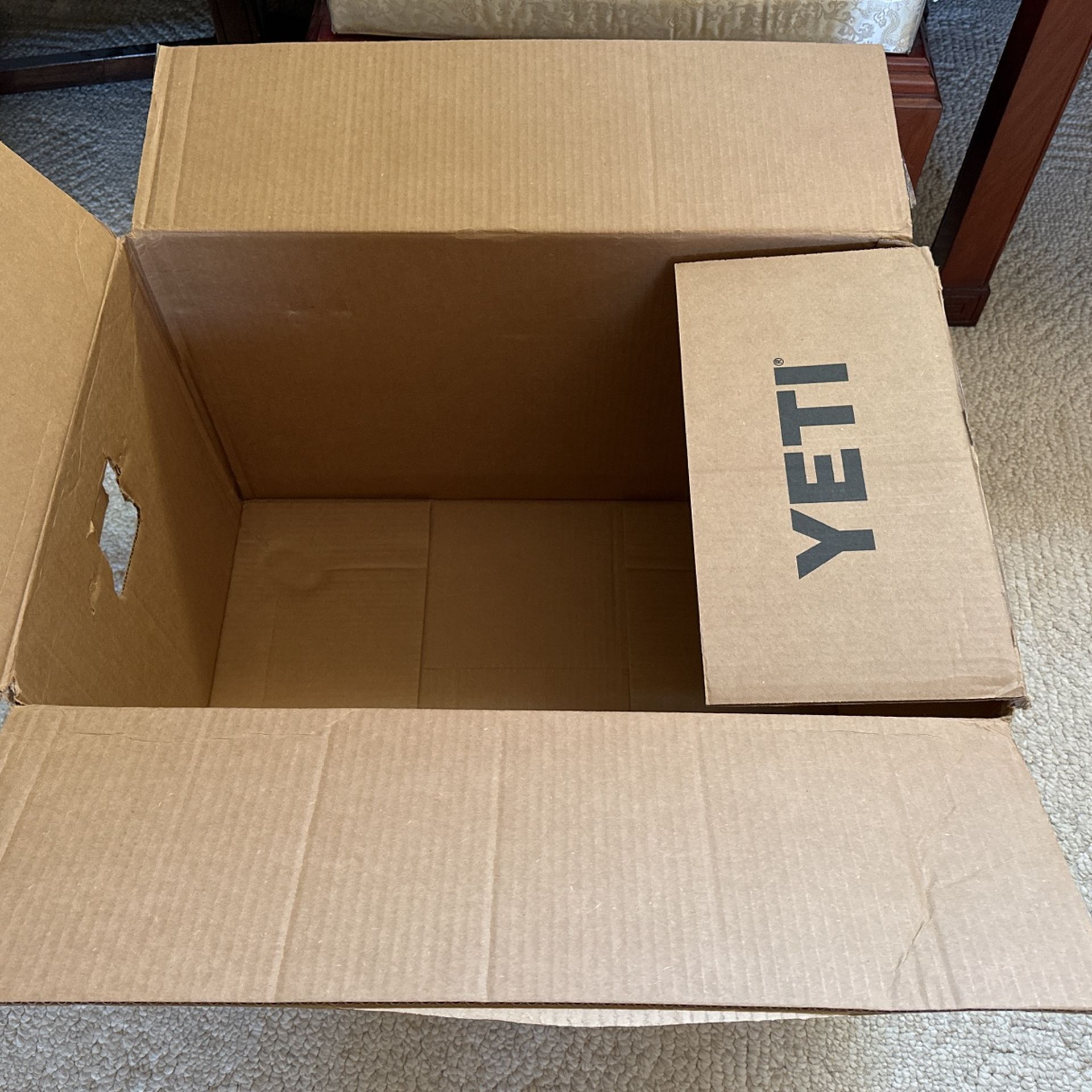 NEW In BOX: Yeti Tundra 45 White In box $250