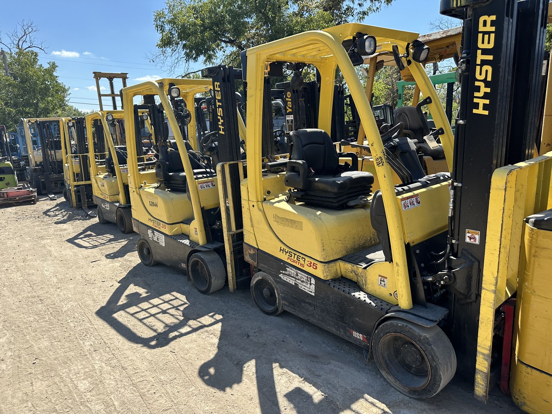 Truck Load Of 3500lbs Forklifts In Excellent Condition