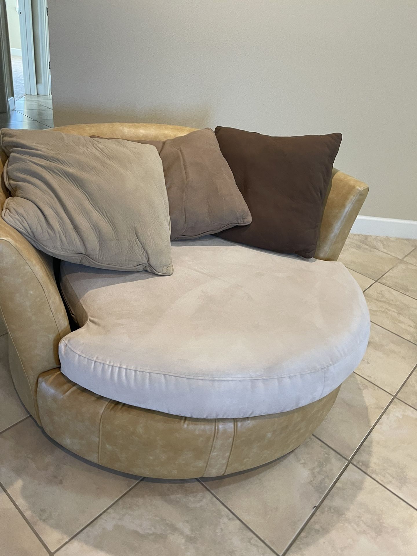 Round Swivel Sofa