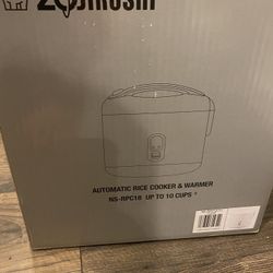 Zojirushi NS-RPC18FJ automatic Rice Cooker And Warmer .10 Cups Like New 