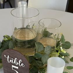 18 Glass vases 
