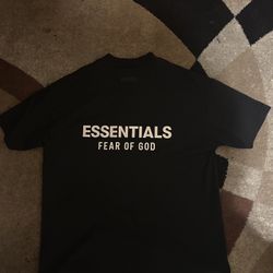 Essentials T-Shirt 